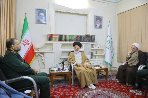 تصاویر / دیدار سردار سلیمانی رئیس سازمان بسیج مستضعفین با آیت‌الله حسینی بوشهری