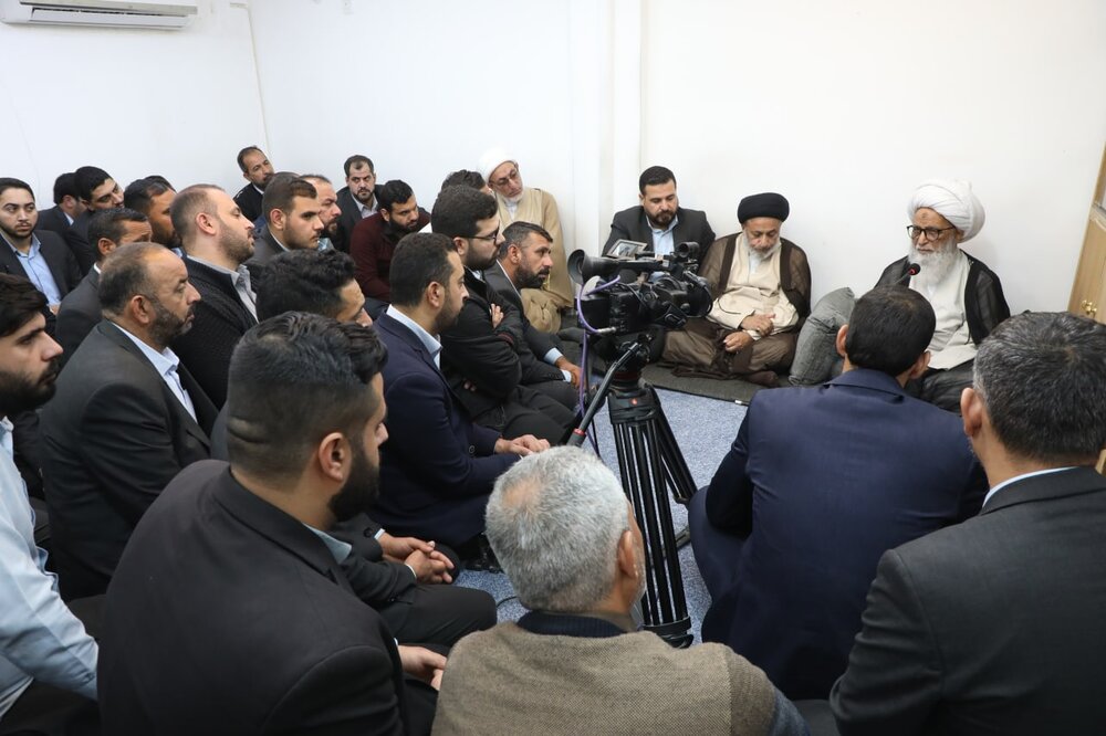 آية الله النجفي: وجوب الالتزام بمنهج وفقه أهل البيت (عليهم السلام) آية الله النجفي: وجوب الالتزام بمنهج وفقه أهل البيت (عليهم السلام)