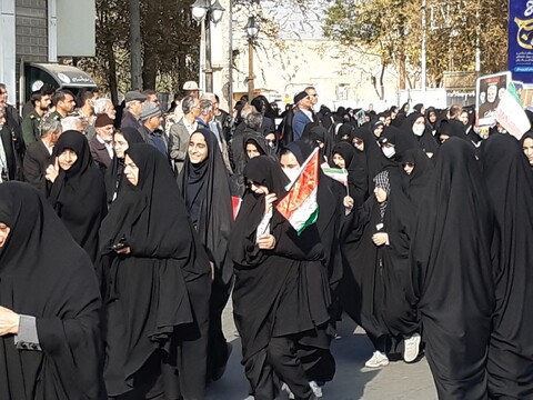 تصاویر: رژه یگان‌های بسیج آران وبیدگل به مناسبت هفته بسیج