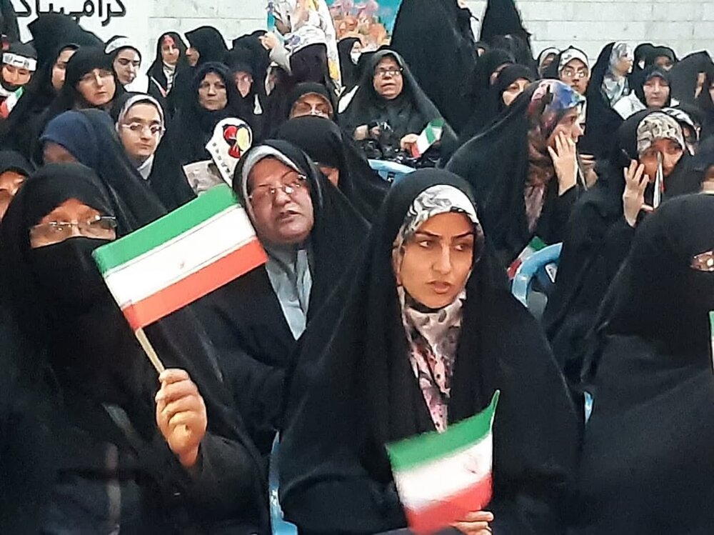 اجتماع ۵ هزار نفری بسیجیان کاشان برگزار شد+عکس