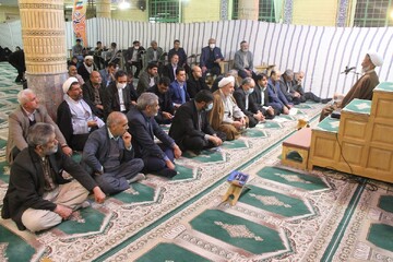 مساجد محلی برای رفع مشکلات مردم باشد