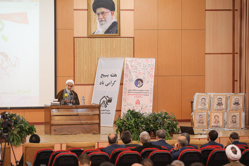 حاج قاسم در آزمایشهای سنگین حاج قاسم شد | راه را برای دشمن باز نکنیم