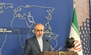 ورود آقای سخنگو با ماسک ضد شیمیایی | کنعانی: ایران با کمیته سیاسی حقیقت‌یاب همکاری نمی کند