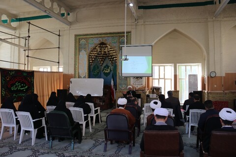 تصاویر/ جلسه تبیین در مسجد حاجی خان ارومیه