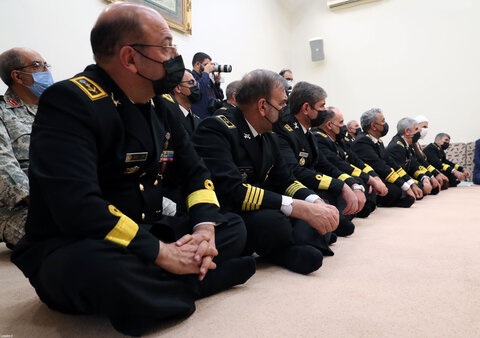 تصاویر/ دیدار جمعی از فرماندهان نیروی دریایی ارتش با رهبر معظم انقلاب