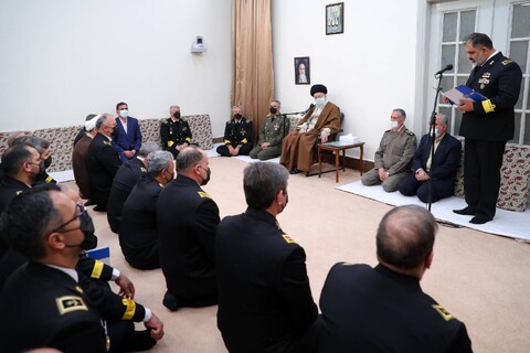 ایران کے بحریہ فوج کے کمانڈروں اور عہدیداروں کی رہبر انقلاب اسلامی سے ملاقات