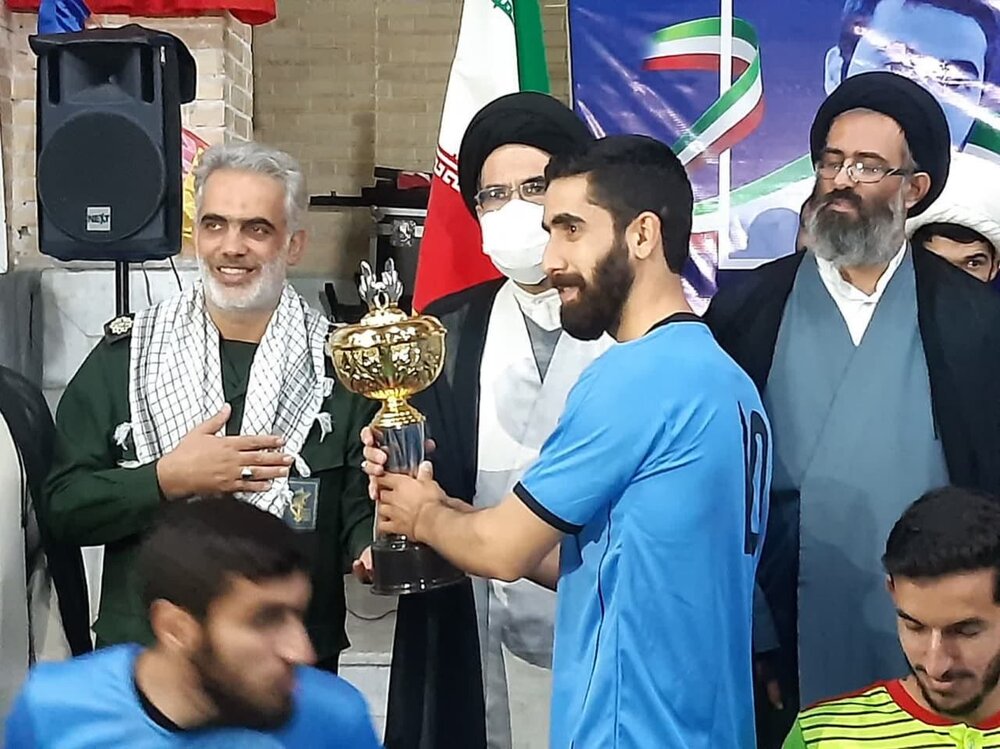 اختتامیه مسابقات ورزشی جام طلبه شهید آرمان علی‌وردی در کاشان + عکس