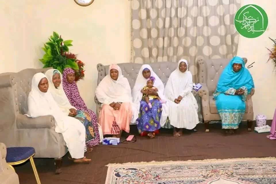 دیدار جمعیت بانوان تیجانیه با شیخ ابراهیم زکزاکی