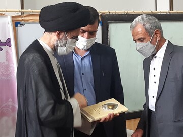 تصاویر/ اختتامیه مسابقه سراسری کتابخوانی "داروی درد حاج قاسم" و افتتاحیه مسابقه کتابخوانی "مردی که فتح الفتوح کرد" در کاشان