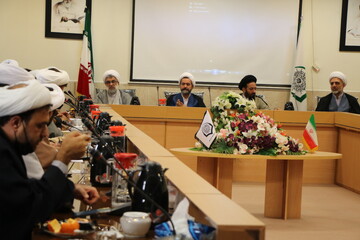 تصاویر/  نشست معاون تبلیغ و امور فرهنگی حوزه‌های علمیه با معاونین تبلیغ هجرت اصفهان