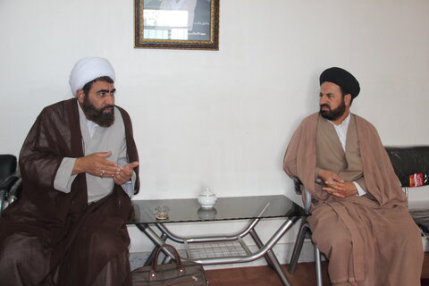 تصاویر / نشست مدیر حوزه علمیه استان قزوین ،با اساتید ،طلاب وکادر مدرسه علمیه امیرالمومنین (ع) شهرستان آوج