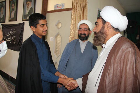 تصاویر / نشست مدیر حوزه علمیه استان قزوین ،با اساتید ،طلاب وکادر مدرسه علمیه امیرالمومنین (ع) شهرستان آوج