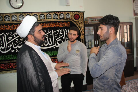 تصاویر / نشست مدیر حوزه علمیه استان قزوین ،با اساتید ،طلاب وکادر مدرسه علمیه امیرالمومنین (ع) شهرستان آوج