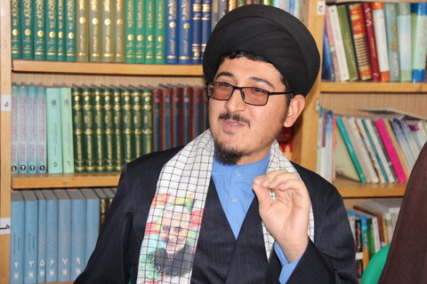 تصاویر / نشست مدیر حوزه علمیه استان قزوین ،با اساتید ،طلاب وکادر مدرسه علمیه امیرالمومنین (ع) شهرستان آوج