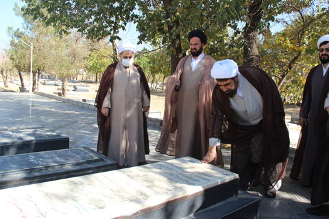 تصاویر / نشست مدیر حوزه علمیه استان قزوین ،با اساتید ،طلاب وکادر مدرسه علمیه امیرالمومنین (ع) شهرستان آوج