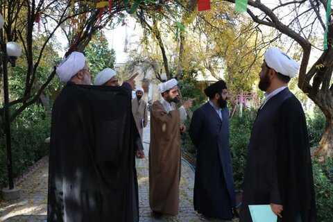 تصاویر| بازدید معاون منابع انسانی و پشتیبانی حوزه های علمیه کشور از مدرسه علمیه منصوریه شیراز