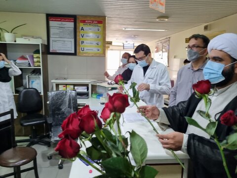 تصاویر / تجلیل امام جمعه پارسیان از پرستاران و کادر درمان بیمارستان رستمانی پارسیان