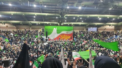 ورزشگاه شیرودی در قُرق دختران انقلاب | تا کور شود هر آن که نتواند دید + فیلم اجتماع دهها هزار نفری «دختران انقلاب»