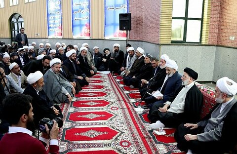 تصاویر/ دیدار علما و روحانیون اهل تشیع و اهل سنت کردستان با رئیس جمهور