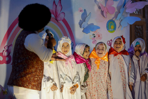 تصاویر/ جشن تکلیف دختران تازه مکلف شده در حرم مطهر رضوی