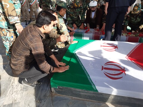 تشییع پیکر شهید حسین نوروزی در گروه ۸۴۰ نزاجا آران و بیدگل