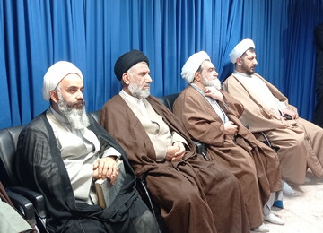 تصاویر | دیدار جمعی از اساتید انقلابی و نمایندگان طلاب و فضلای حوزه علمیه قم با آیت‌الله العظمی نوری‌همدانی