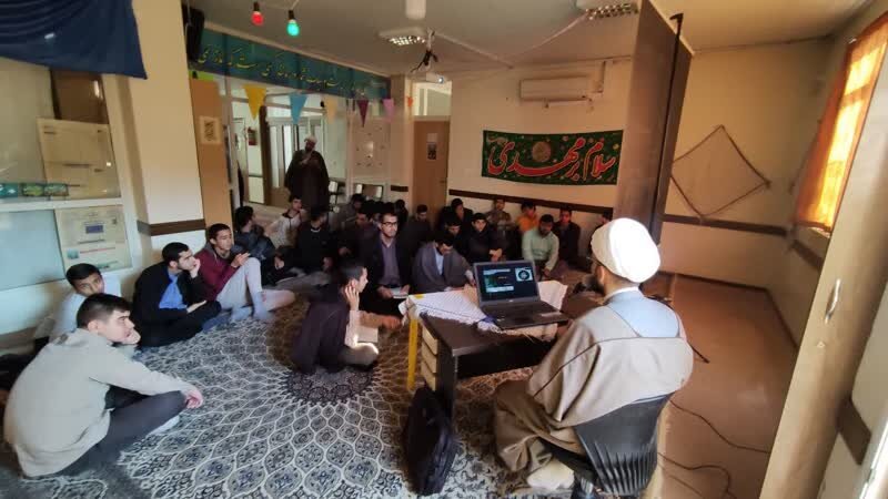 درگیریهای داخلی و نگاه به غرب، دولبه قیچی علیه جهش اقتصادی کشور است