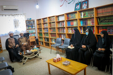 تصاویر/ دیدار مدیر حوزه علمیه استان هرمزگان با مبلغات طرح امین