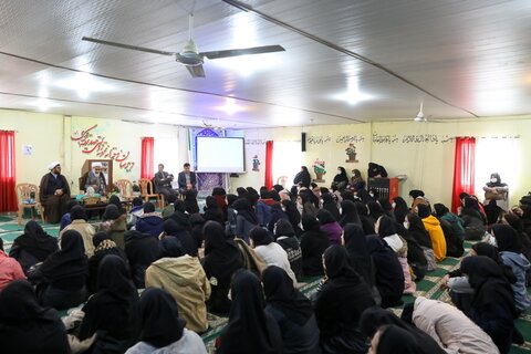 تصاویر / نشست پرسش و پاسخ دانش آموزان با نماینده ولی فقیه در استان قزوین