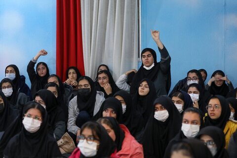 تصاویر / نشست پرسش و پاسخ دانش آموزان با نماینده ولی فقیه در استان قزوین