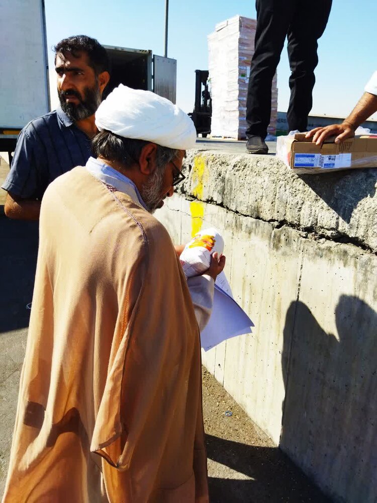 بازدید سرزده مسئول دفتر نمایندگی ولی فقیه در دامپزشکی هرمزگان از محموله های وارداتی دام و طیور