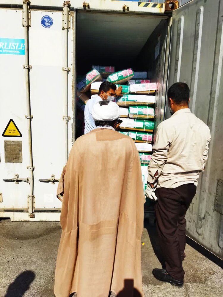 بازدید سرزده مسئول دفتر نمایندگی ولی فقیه در دامپزشکی هرمزگان از محموله های وارداتی دام و طیور