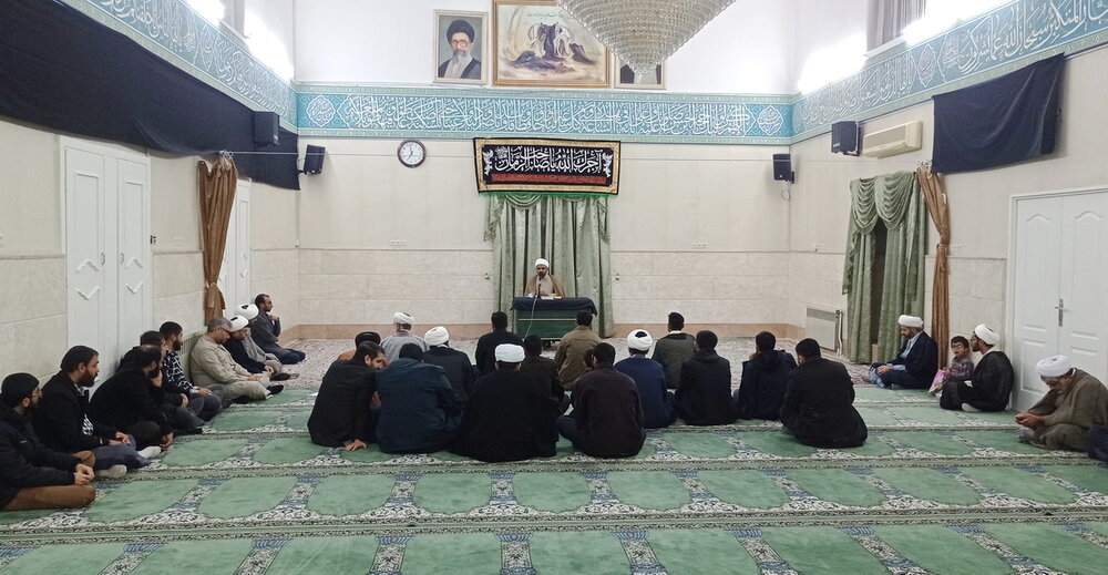 در دفاع از دین و انقلاب تقیه نکنیم/ باید صریح و قاطع دفاع کرد