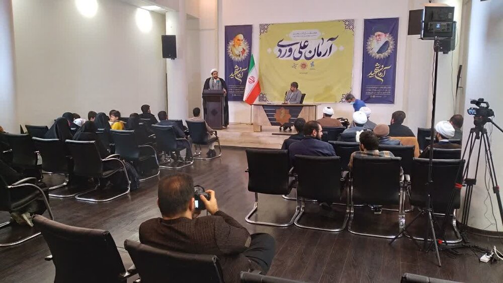 محفل شعر طلاب حوزه علمیه استان تهران با عنوان «آرمان شهید» + عکس