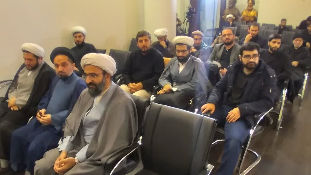 محفل شعر طلاب حوزه علمیه استان تهران با عنوان «آرمان شهید» + عکس