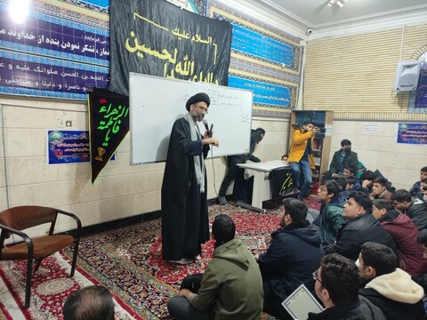 تصاویر/ حضور امام جمعه کاشان در جمع دانش آموزان دبیرستان محتشمی