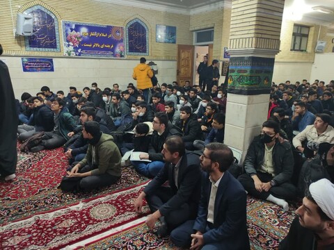 تصاویر/ حضور امام جمعه کاشان در جمع دانش آموزان دبیرستان محتشمی