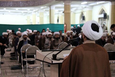 تصاویر / نشست تبیینی طلاب همدانی با حضور حجت الاسلام والمسلمین طائب