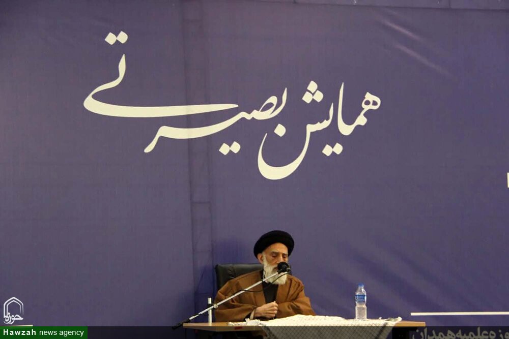 نشست بصیرتی طلاب همدانی با حضور مشاور عالی فرمانده کل سپاه