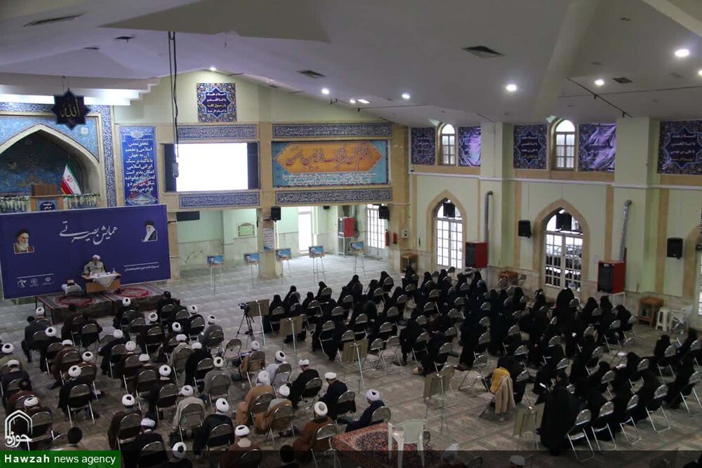 نشست بصیرتی طلاب همدانی با حضور مشاور عالی فرمانده کل سپاه