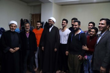 مطالبات به حق دانشجویان توسط مسئولان شنیده شود