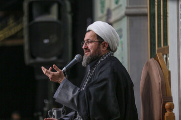 نصرت الهی در گرو اتحاد امت زیر پرچم ولایت است