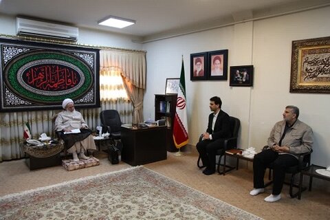 آیت‌الله علماء در دیدار سالار فخری، مدیر عامل شرکت کابل باختر