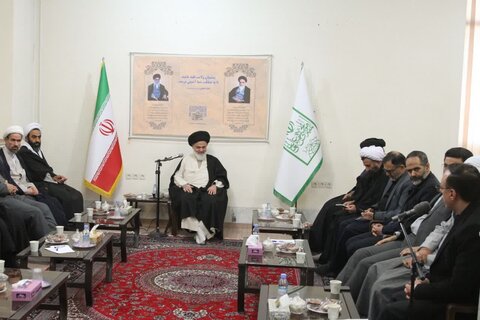 آیت الله حسینی بوشهری در دیدار جمعی از نمایندگان مجلس