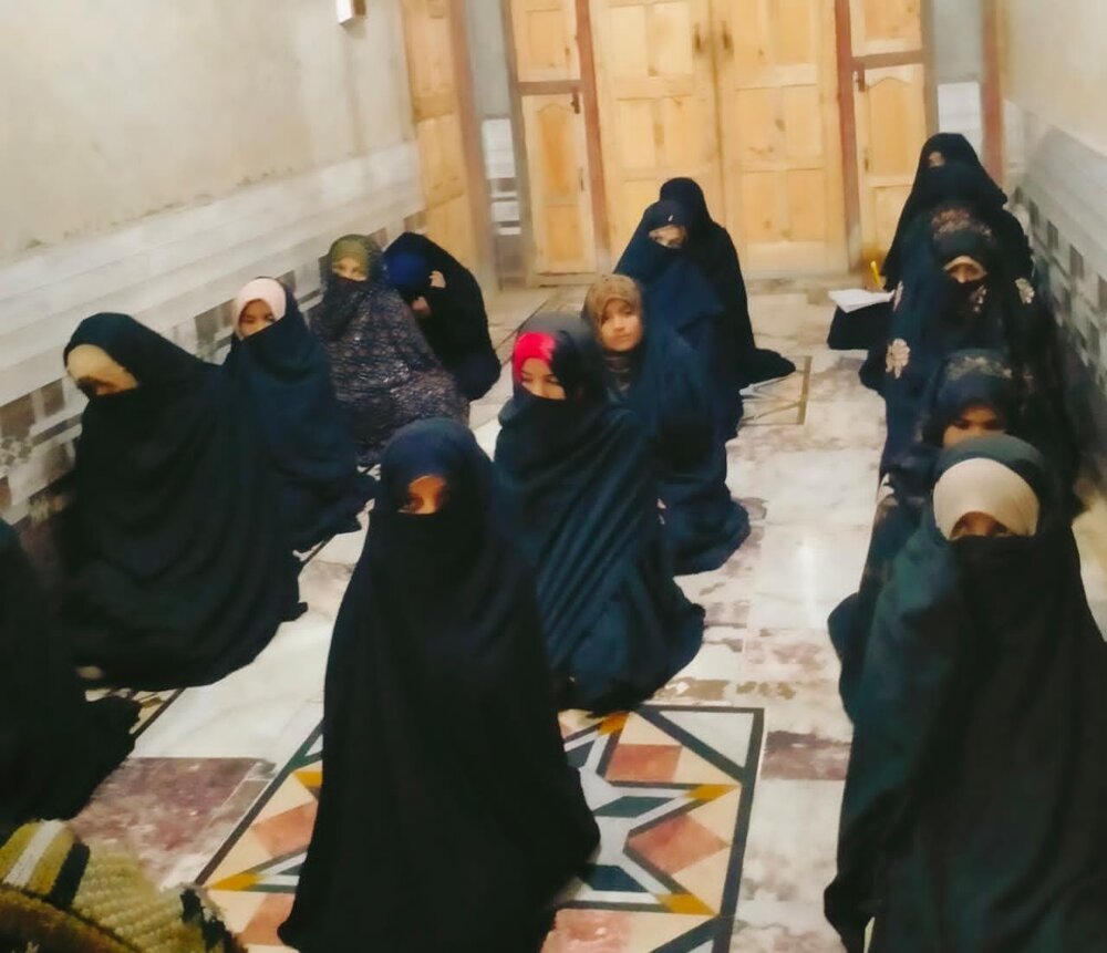 سیدہ فاطمہ الزہراء (س) کی ذات گ
عالم بشریت خصوصاً صنف نسواں کیلئے نمونۂ عمل و اسوۂ حسنہ ہے، علامہ مقصود علی ڈومکی