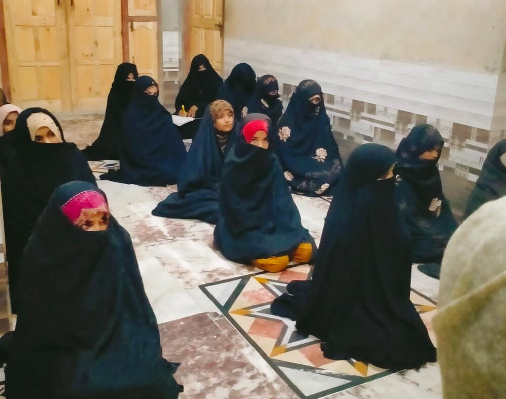 سیدہ فاطمہ الزہراء (س) کی ذات گ
عالم بشریت خصوصاً صنف نسواں کیلئے نمونۂ عمل و اسوۂ حسنہ ہے، علامہ مقصود علی ڈومکی