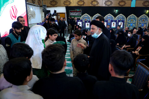 تصاویر/ آئین تجلیل از خانواده های معظم شهدای مدافع امنیت با حضور رئیس جمهور