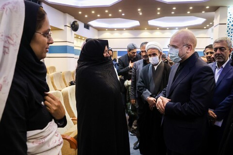 تصاویر/ دیدار رئیس مجلس شورای اسلامی با خانواده شهدای حادثه تروریستی شاهچراغ (ع) شیراز