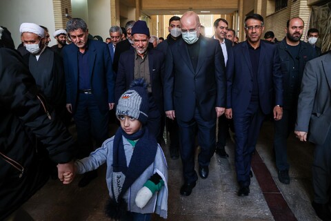 تصاویر/ دیدار رئیس مجلس شورای اسلامی با خانواده شهدای حادثه تروریستی شاهچراغ (ع) شیراز