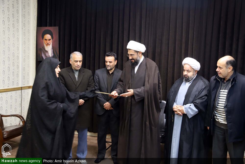 تقدیر امام جمعه همدان از خانواده شهید احمدی شکوه و قربانی